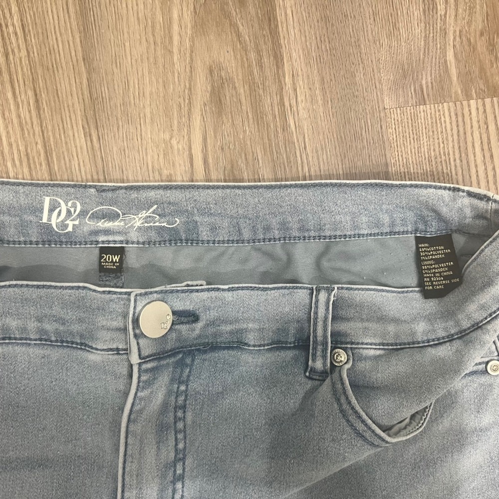 DG2 Diane Gilman Light Wash Flare Jeans High Rise Stretch Denim Blue 20W